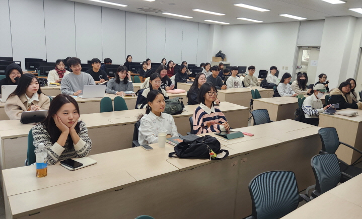 [NAVI]2025-2학기 지역상생을 위한 독립서점의 역할과 독서문화 활동 이해 이미지